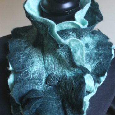 Ruffled Neck-Piece ‘Emma’... Ruffled Neck-Piece ‘Emma’...