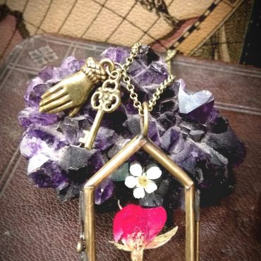 Locket with Rosebud... Locket with Rosebud...
