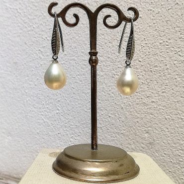 Pearl Drop Earrings... Pearl Drop Earrings...