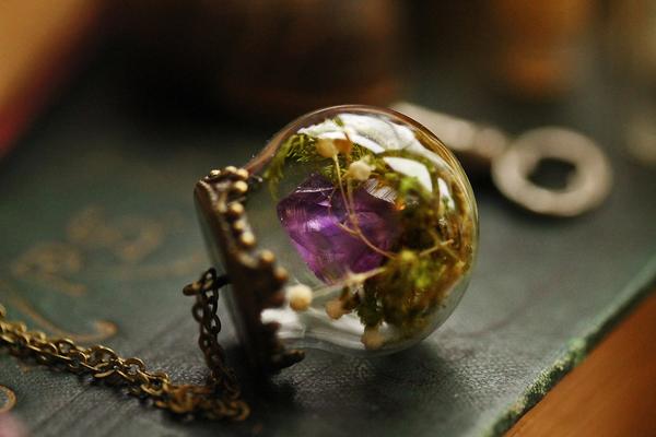 Amethyst and Moss... Amethyst and Moss...