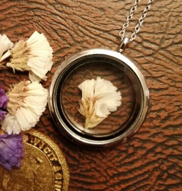 Limonium Locket –... Limonium Locket –...